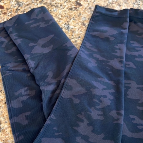 SPANX Black Camo Look at Me Now High Waisted Seamless Leggings - Picture 5 of 5